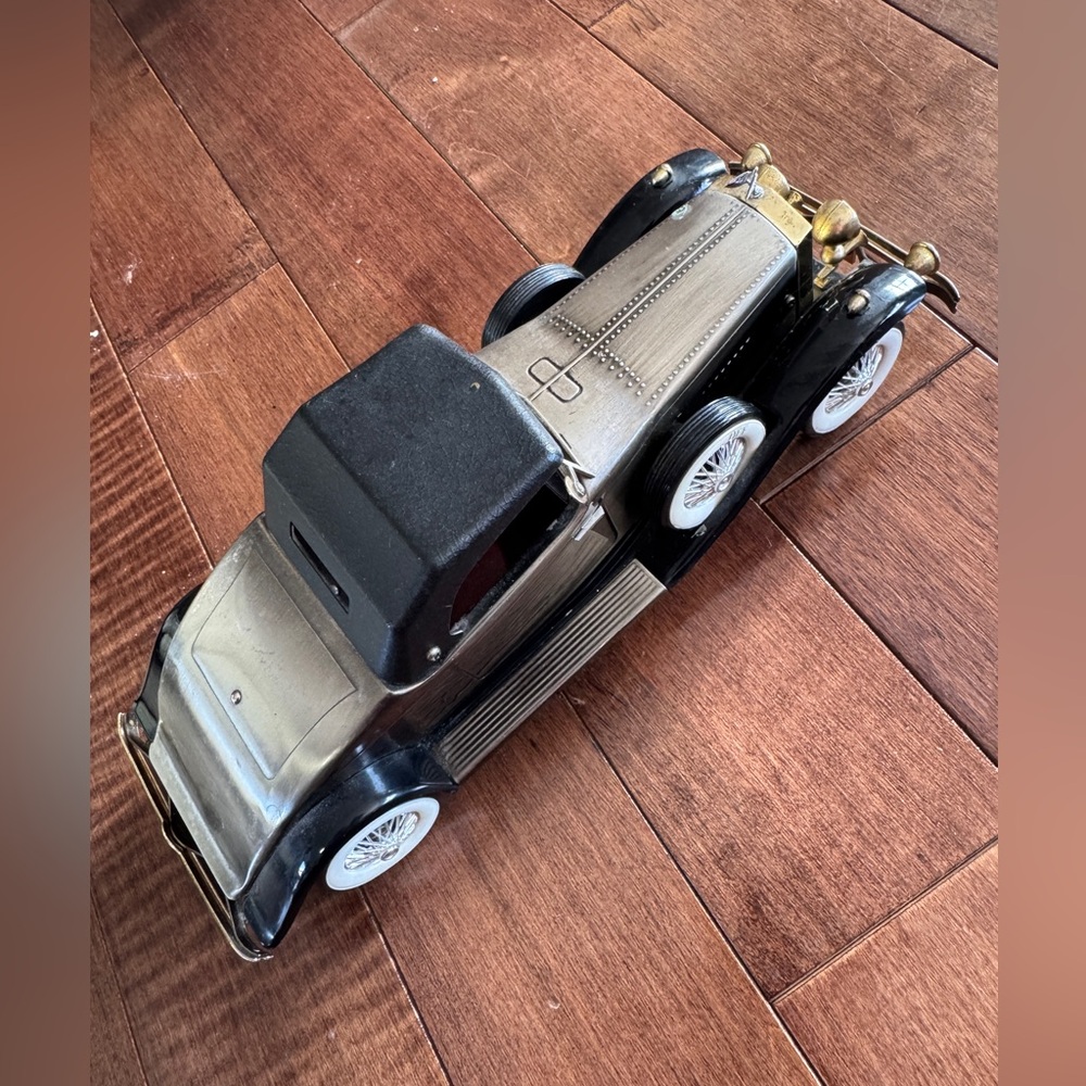 1931 Rolls Royce Silver Shadow Am Radio Car Model. Japan.